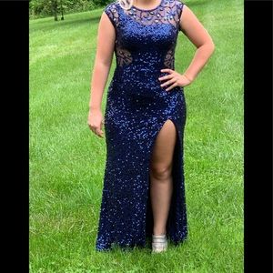Elegant Size 12 Prom dress